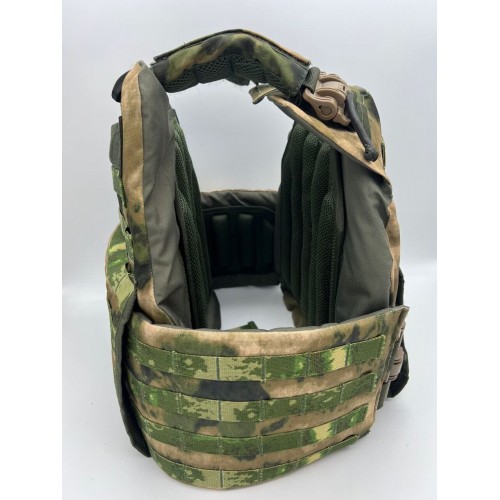 Бронежилет ЗАЩИТНИК в Ачинске с кевларовым баллистическим пакетом C2, капами и бронеплитами Бр5