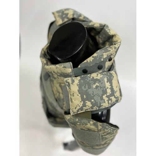 Военный бронежилет пиксельный с плитами в Ачинске